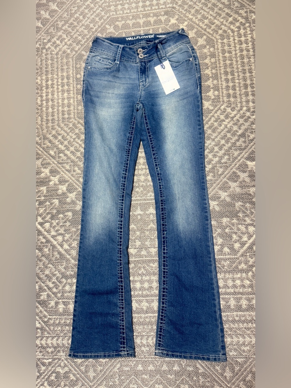 Wallflower Y2K Low Rise Rhinestone Flare Bootcut Embroidered Pockets jeans Sz 1